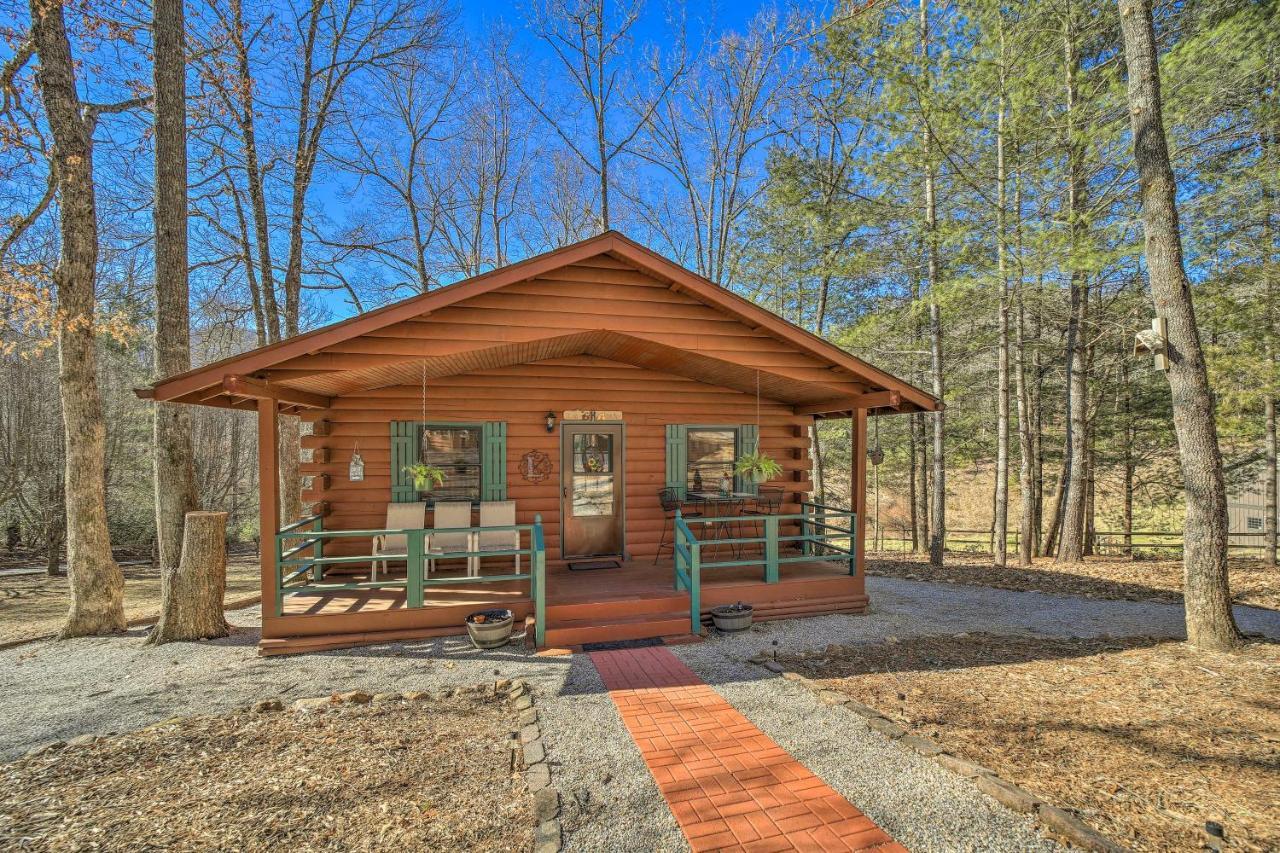 Franklin Cabin With Porch Near Hiking And Waterfalls! Bagian luar foto