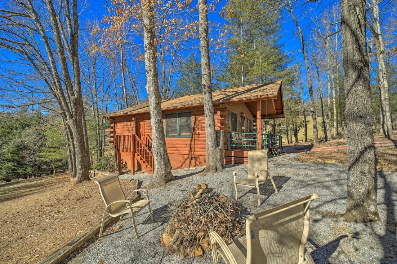 Franklin Cabin With Porch Near Hiking And Waterfalls! Bagian luar foto