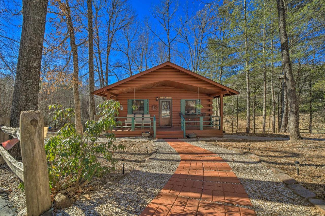 Franklin Cabin With Porch Near Hiking And Waterfalls! Bagian luar foto